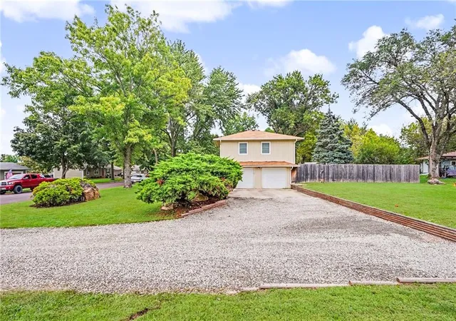 Photo 3 of Single family home for sale at 1236 Locust St, Eudora, KS 66025 | MLS# 2643544 | Listing updated on 2026-09-26