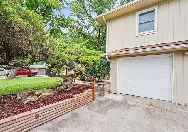 Photo 4 of Single family home for sale at 1236 Locust St, Eudora, KS 66025 | MLS# 2643544 | Listing updated on 2026-09-26