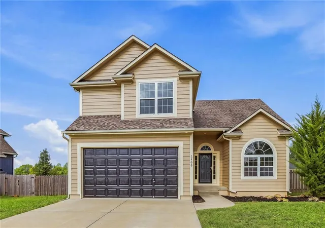 Single family home for sale at 1306 Thomas Dr, Louisburg, KS 66053 | MLS# 2643546