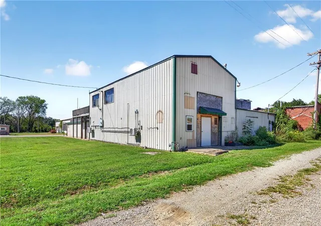 Photo 3 of Single family home for sale at 315 N Main St, Scammon, KS 66773 | MLS# 2643548 | Listing updated on 2026-10-06