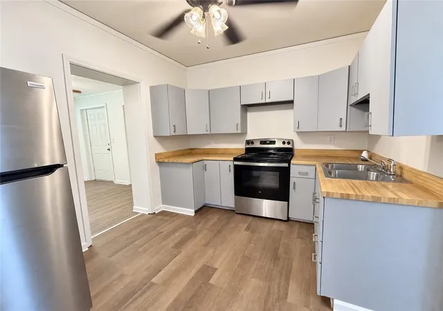 Photo 3 of Multi family home for sale at 8850 Woodland Dr, Lenexa, KS 66220 | MLS# 2643557 | Listing updated on 2026-09-26