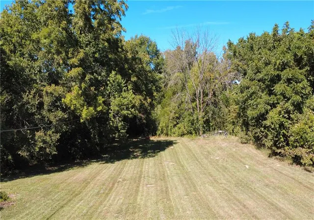 Photo 2 of Single family home for sale at 2940 Loring Ln, Bonner Springs, KS 66012 | MLS# 2643558 | Listing updated on 2026-09-23