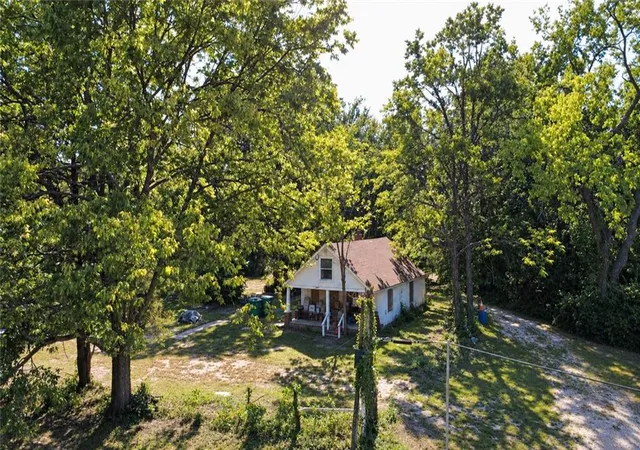 Photo 3 of Single family home for sale at 2940 Loring Ln, Bonner Springs, KS 66012 | MLS# 2643558 | Listing updated on 2026-09-23