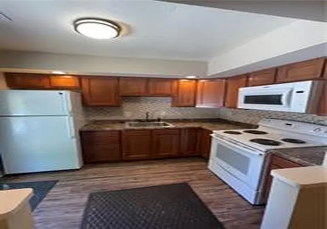 Listing Photo 5 - Condo for sale in building located at 326 N Morse Ave, Liberty, MO 64068