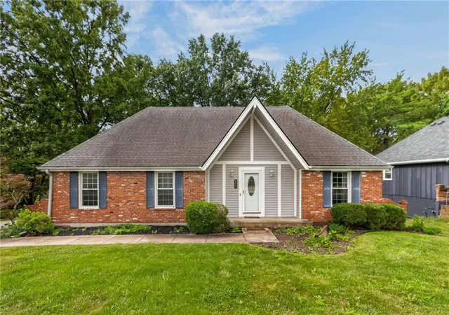 Photo 1 of Single family home for sale at 609 Nashua Rd, Liberty, MO 64068 | MLS# 2643562 | Listing updated on 2026-09-25