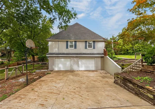 Photo 4 of Single family home for sale at 609 Nashua Rd, Liberty, MO 64068 | MLS# 2643562 | Listing updated on 2026-09-25