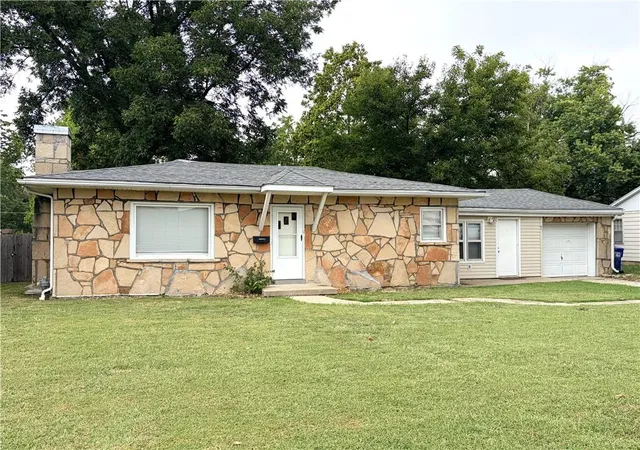 Photo 1 of Single family home for sale at 2020 W 14th Street, Sedalia, MO 65301 | MLS# 2643567 | Listing updated on 2026-09-28