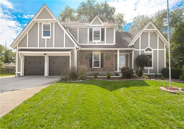 Photo 1 of Single family home for sale at 8533 Hall St, Lenexa, KS 66219 | MLS# 2643568 | Listing updated on 2026-10-07