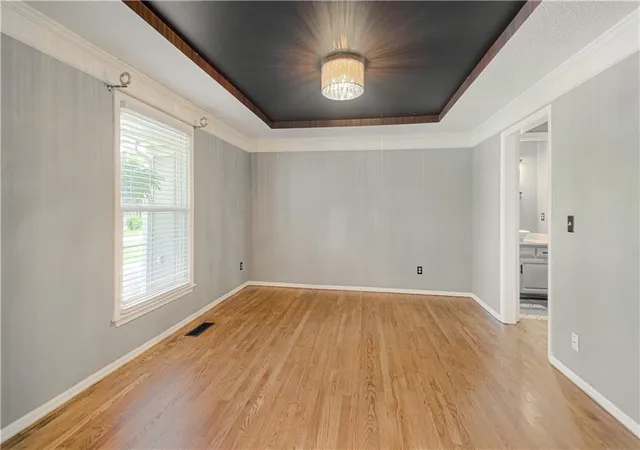 Photo 4 of Single family home for sale at 8533 Hall St, Lenexa, KS 66219 | MLS# 2643568 | Listing updated on 2026-10-07