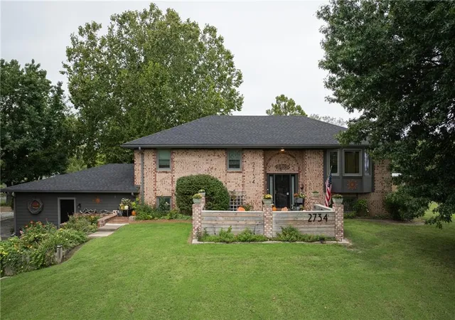 Single family home for sale at 2734 N 99th Street, Kansas City, KS 66109 | MLS# 2643579