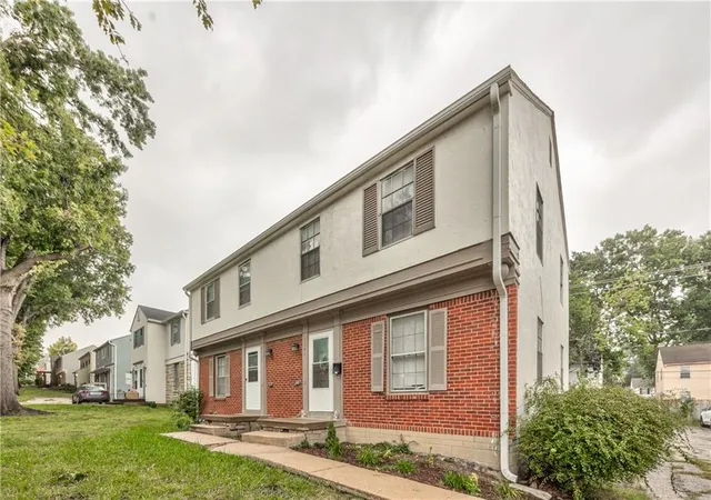 Photo 1 of Multi family home for sale at 7539 State Line Rd, Kansas City, MO 64114 | MLS# 2643586 | Listing updated on 2026-09-25