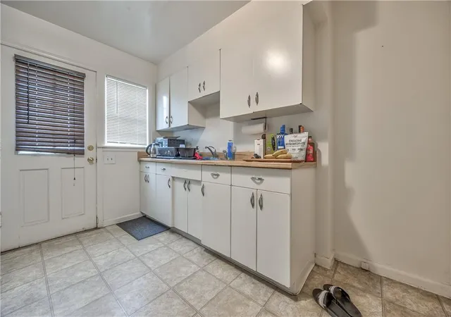 Photo 3 of House for sale at 7539 State Line Rd, Kansas City, MO 64114 | MLS# 2643586 | Listing updated on 2026-09-25