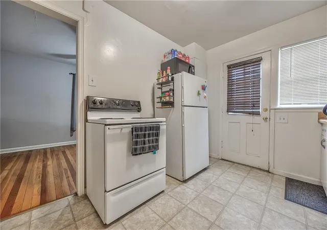 Photo 4 of House for sale at 7539 State Line Rd, Kansas City, MO 64114 | MLS# 2643586 | Listing updated on 2026-09-25