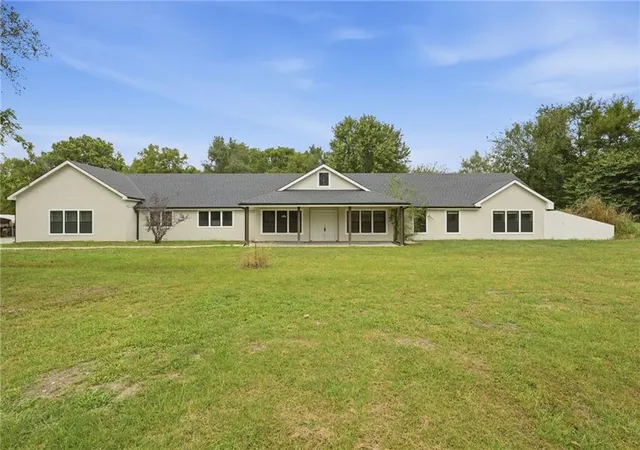 Single family home for sale at 3 Kendi Ln, Belton, MO 64012 | MLS# 2643593