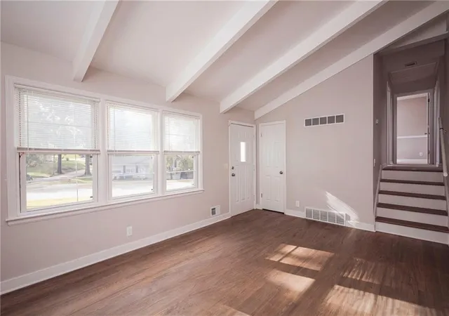 Photo 4 of Single family home for sale at 5000 N Kensington Ave, Kansas City, MO 64119 | MLS# 2643597 | Listing updated on 2026-10-22