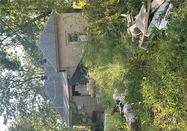 Photo 3 of Single family home for sale at 525 Blue Ridge Blvd, Kansas City, MO 64125 | MLS# 2643604 | Listing updated on 2026-10-06