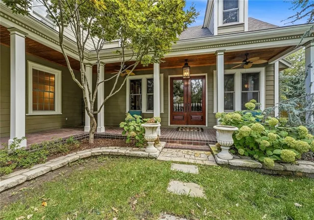 Photo 4 of Single family home for sale at 5217 Walmer St, Mission, KS 66202 | MLS# 2643605 | Listing updated on 2026-09-27