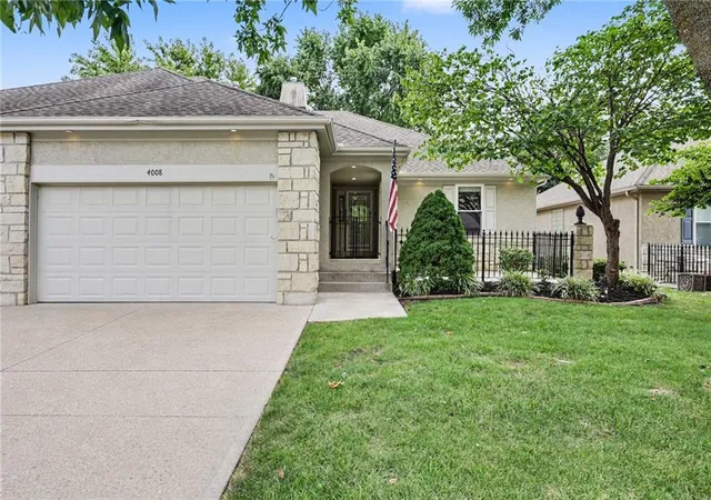 Photo 1 of Single family home for sale at 4008 Sw Homestead Dr, Lees Summit, MO 64082 | MLS# 2643608 | Listing updated on 2026-09-28