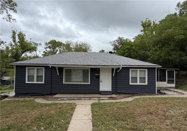 Single family home for sale at 11400 E 11th Street S, Independence, MO 64054 | MLS# 2643615