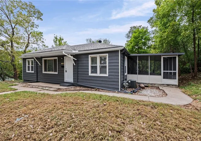 Photo 3 of Single family home for sale at 11400 E 11th Street S, Independence, MO 64054 | MLS# 2643615 | Listing updated on 2026-09-24