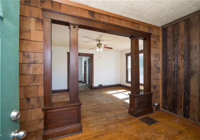 Photo 3 of Single family home for sale at 2023 Main St, Saint Joseph, MO 64505 | MLS# 2643616 | Listing updated on 2026-10-07