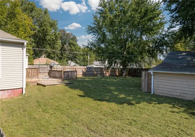 Photo 4 of Single family home for sale at 2023 Main St, Saint Joseph, MO 64505 | MLS# 2643616 | Listing updated on 2026-09-30