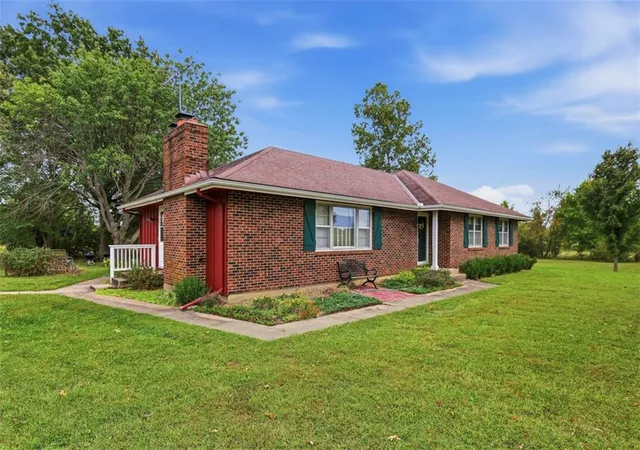 Photo 2 of Sale Pending at 29505 Se Outer Rd, Harrisonville, MO 64701 | MLS# 2643619 | Listing updated on 2026-10-08