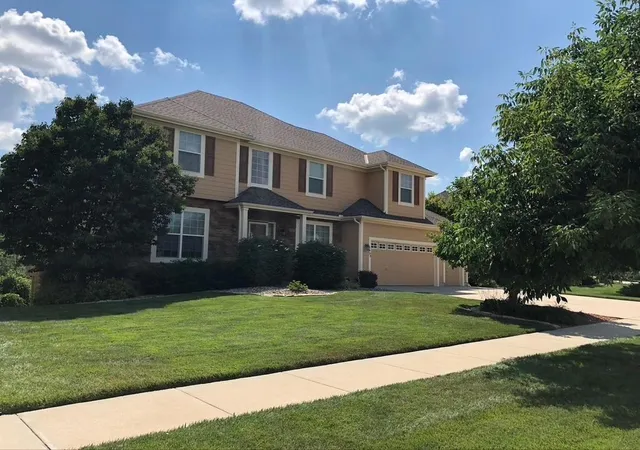 Single family home for sale at 703 Willow Dr, Lansing, KS 66043 | MLS# 2643627