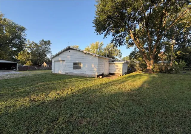 Photo 20 of Sale Pending at 537 S Minnesota Ave, Columbus, KS 66725 | MLS# 2643630 | Listing updated on 2026-10-05