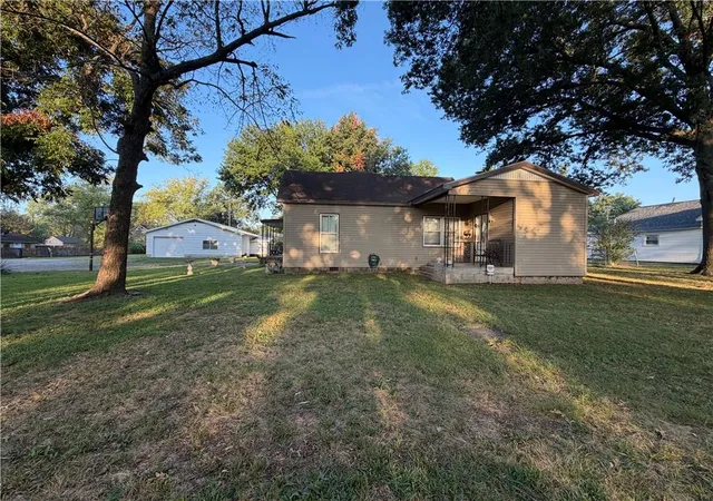 Photo 2 of Sale Pending at 537 S Minnesota Ave, Columbus, KS 66725 | MLS# 2643630 | Listing updated on 2026-10-05