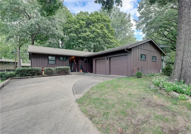 Photo 1 of Sale Pending at 5916 W 78th Street, Prairie Village, KS 66208 | MLS# 2643631 | Listing updated on 2026-09-28
