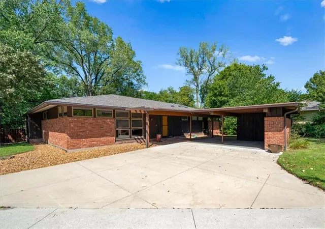 Photo 2 of Single family home for sale at 2404 Orchard Ln, Lawrence, KS 66049 | MLS# 2643633 | Listing updated on 2026-09-28