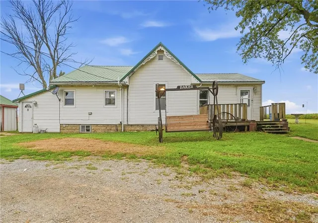 Photo 3 of Single family home for sale at 7848 Osage Rd, Atchison, KS 66002 | MLS# 2643636 | Listing updated on 2026-09-29