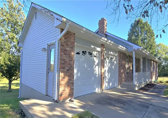 Photo 4 of Sale Pending at 30808 E County Line Rd, Pleasant Hill, MO 64080 | MLS# 2643648 | Listing updated on 2026-10-06