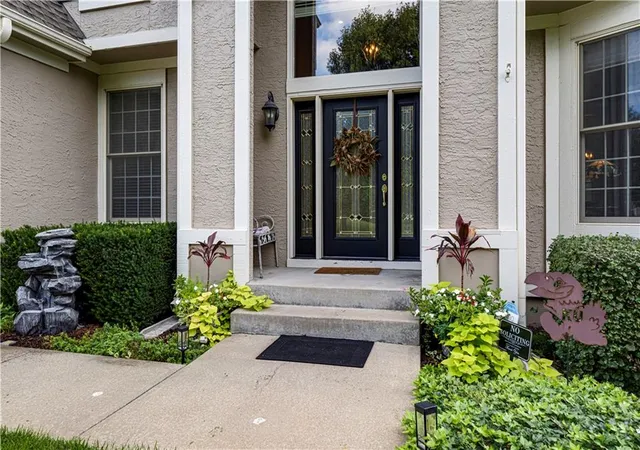 Photo 2 of Sale Pending at 14941 Benson St, Overland Park, KS 66221 | MLS# 2643651 | Listing updated on 2026-10-01