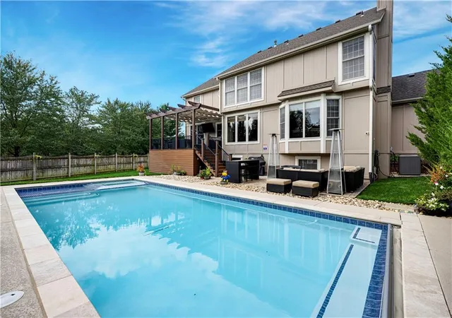 Photo 3 of Sale Pending at 14941 Benson St, Overland Park, KS 66221 | MLS# 2643651 | Listing updated on 2026-10-01