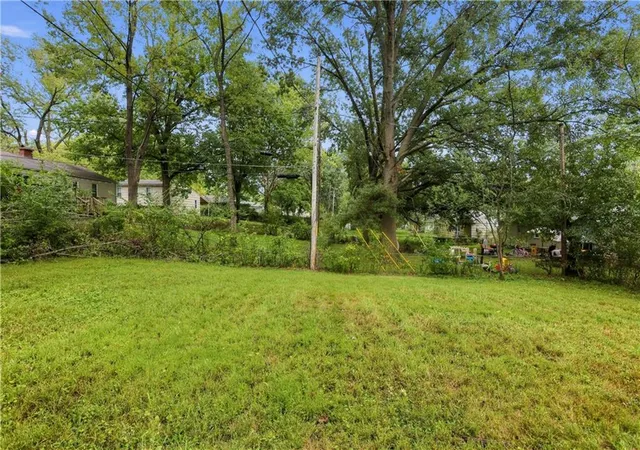 Photo 4 of Sale Pending at 11015 Herrick Ave, Kansas City, MO 64134 | MLS# 2643654 | Listing updated on 2026-10-09