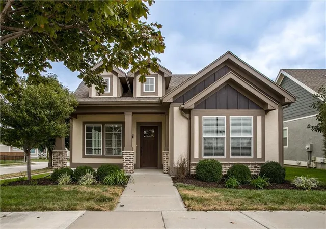 Photo 1 of Sale Pending at 8117 N Farley Ave, Kansas City, MO 64158 | MLS# 2643667 | Listing updated on 2026-10-08