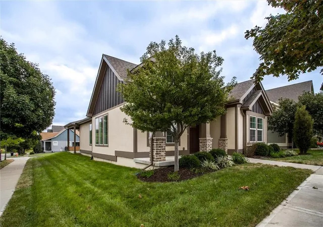 Photo 2 of Sale Pending at 8117 N Farley Ave, Kansas City, MO 64158 | MLS# 2643667 | Listing updated on 2026-10-08