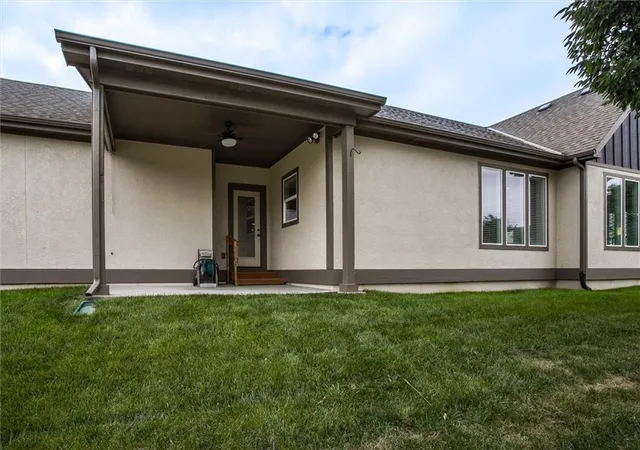 Photo 3 of Sale Pending at 8117 N Farley Ave, Kansas City, MO 64158 | MLS# 2643667 | Listing updated on 2026-10-08