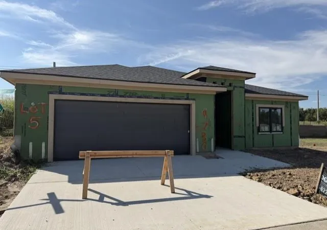 Photo 2 of Single family home for sale at 9730 N Mokane St, Kansas City, MO 64154 | MLS# 2643668 | Listing updated on 2026-09-25