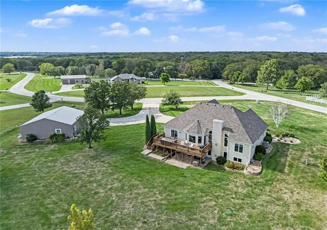 Photo 3 of Single family home for sale at 29621 Ashmore Way, Spring Hill, KS 66083 | MLS# 2643671 | Listing updated on 2026-10-01