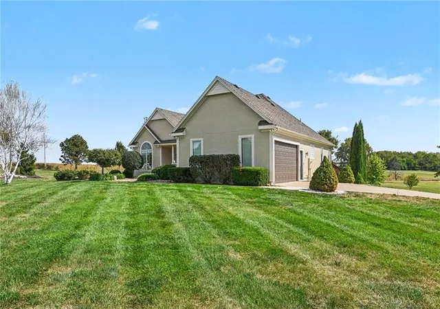 Photo 3 of Single family home for sale at 29621 Ashmore Way, Spring Hill, KS 66083 | MLS# 2643671 | Listing updated on 2026-10-01