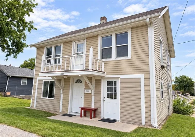 Photo 1 of Single family home for sale at 215 W 8th Street, Maryville, MO 64468 | MLS# 2643672 | Listing updated on 2026-09-23