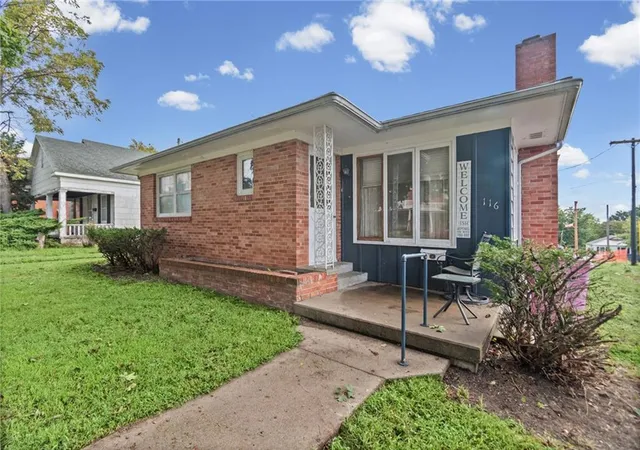 Photo 2 of Single family home for sale at 116 N Folger St, Carrollton, MO 64633 | MLS# 2643673 | Listing updated on 2026-09-24