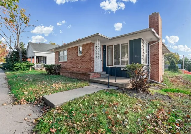 Photo 2 of Single family home for sale at 116 N Folger St, Carrollton, MO 64633 | MLS# 2643673 | Listing updated on 2026-10-26