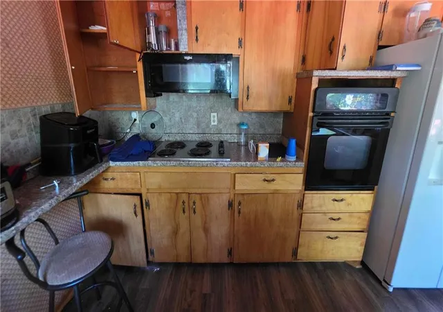 Photo 3 of Sale Pending at 26 Hillcrest Xing, Platte City, MO 64079 | MLS# 2643674 | Listing updated on 2026-09-24