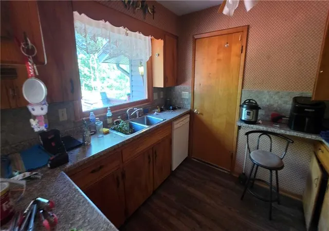 Photo 3 of Sale Pending at 26 Hillcrest Xing, Platte City, MO 64079 | MLS# 2643674 | Listing updated on 2026-09-24