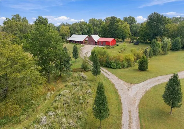 Photo 4 of Single family home for sale at 253 SE 13 Highway, Warrensburg, MO 64093 | MLS# 2643678 | Listing updated on 2026-10-01