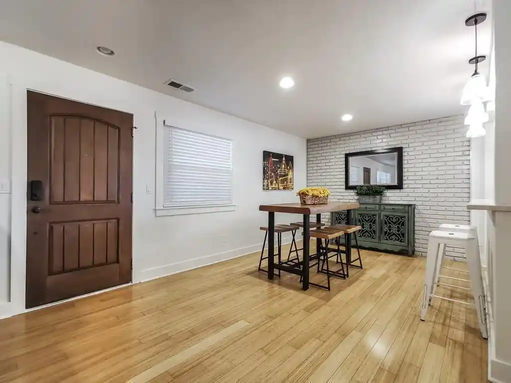 Listing Photo 2 - Condo for sale in 4500 Jefferson St located at 4500 Jefferson St, Kansas City, MO 64111 - Unit #103